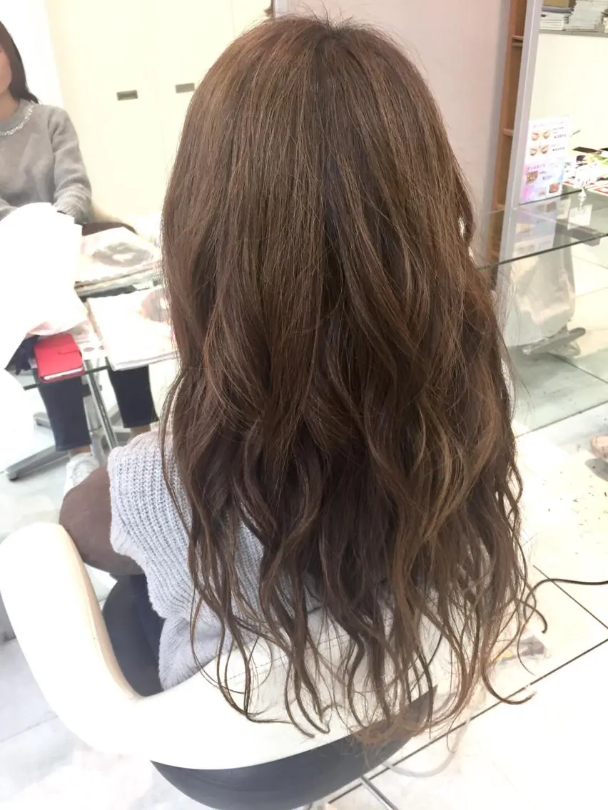 ロング カラー アッシュ ハイライトカラー ハイライト 岩崎 裕司のヘアスタイル