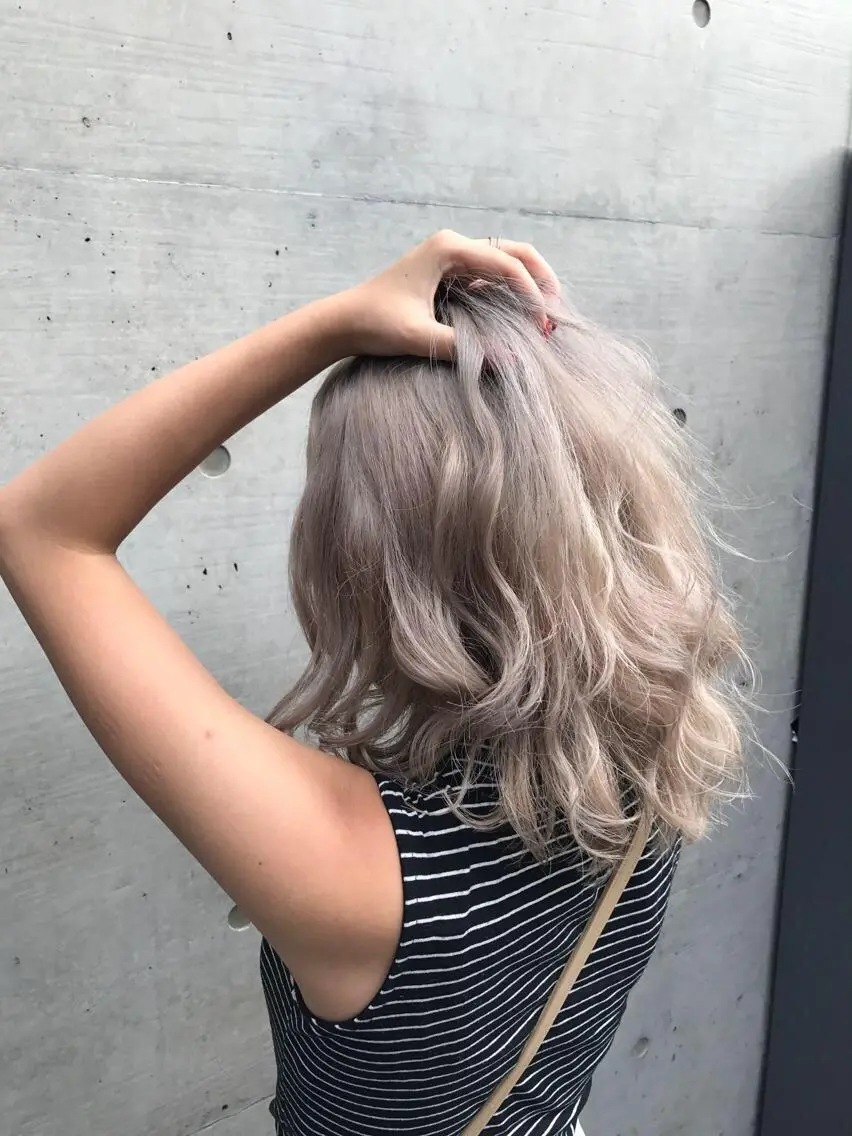 ミディアム カラー パーマ ヘアアレンジ ブリーチ ハイトーンカラー 色落ちまでキレイに! !女性サロンのヘアスタイル