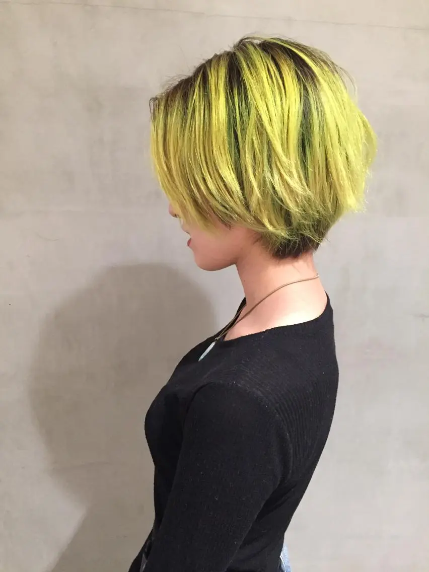ショート カラー 大西 直人のヘアスタイル
