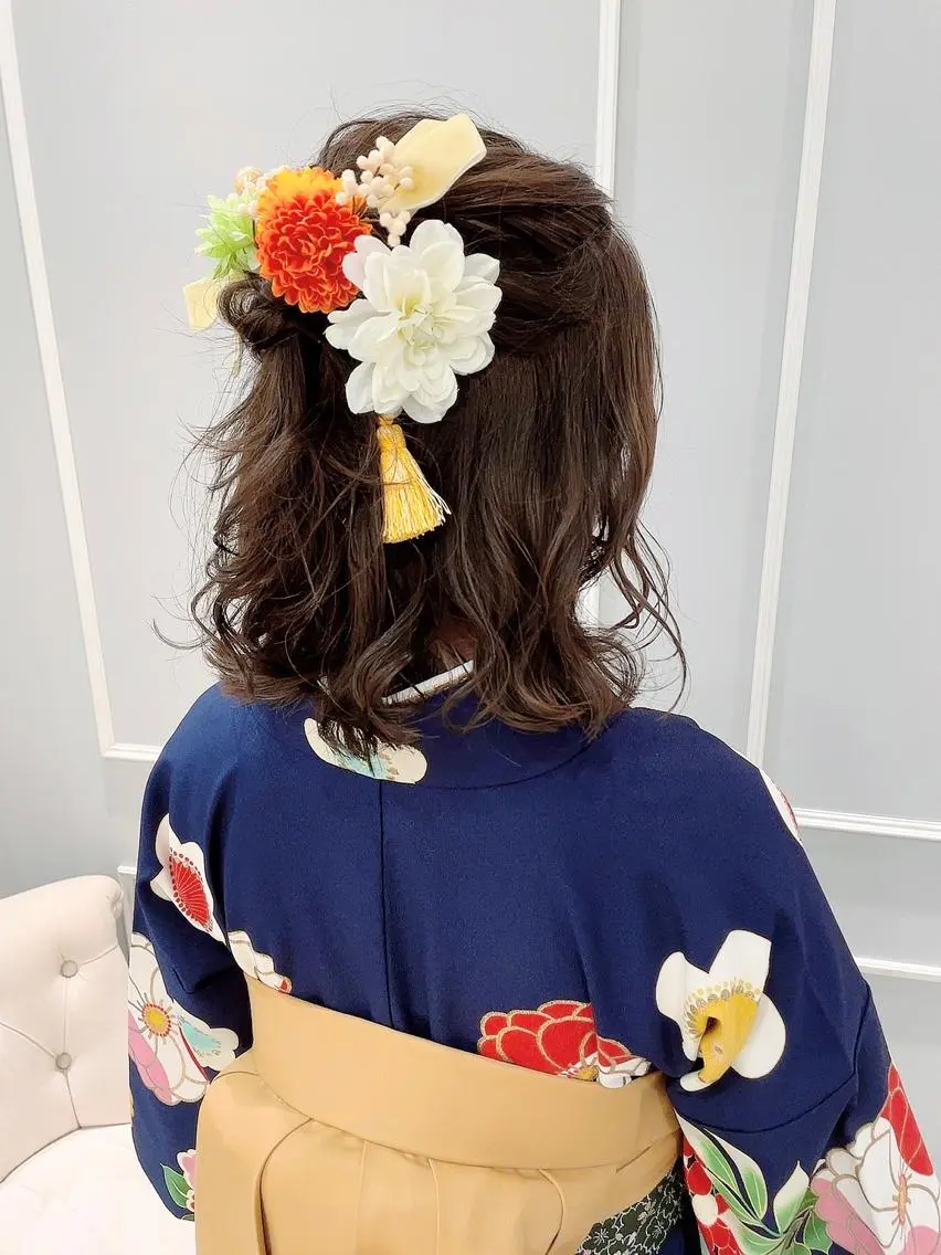 ミディアム ヘアアレンジ ハーフアップ 🦖鶴岡 香純🦖のヘアスタイル