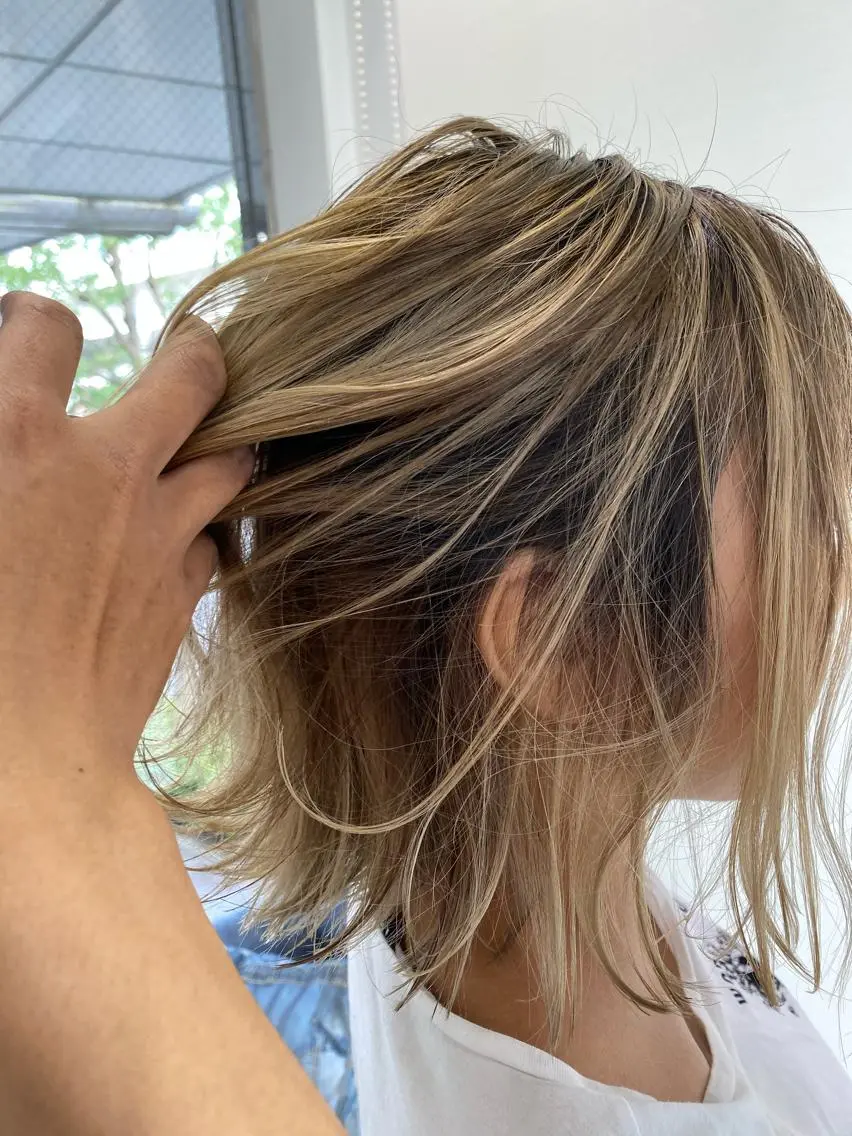 ミディアム カラー ヘアアレンジ バレイヤージュ レイヤーカット 松井 敬太郎のヘアスタイル