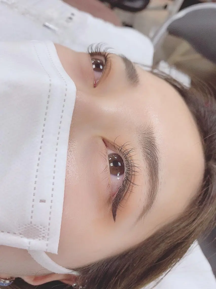 マツエク・マツパ 韓国風🤍 イワサキ リコ🍒のネイルデザイン