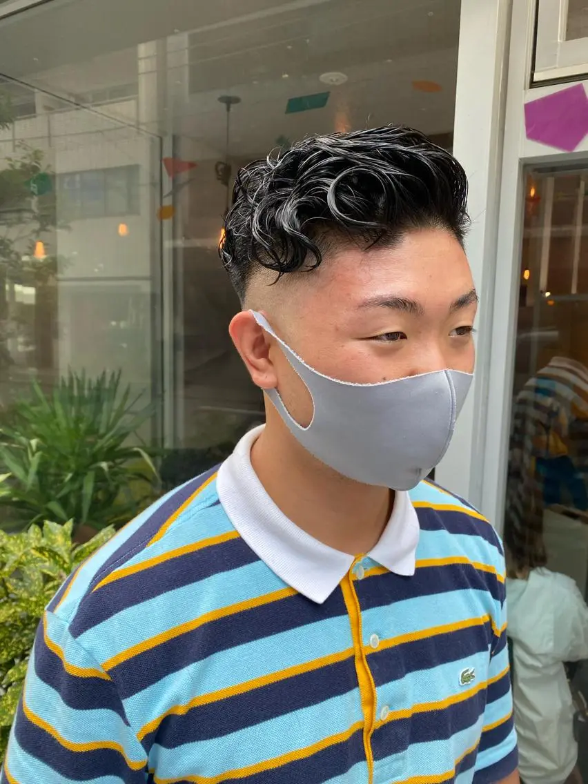 ショート パーマ メンズ フェードカット メンズパーマ 外国人風カラー カット パーマ Riganuts王子 Hayato✂︎のヘアスタイル