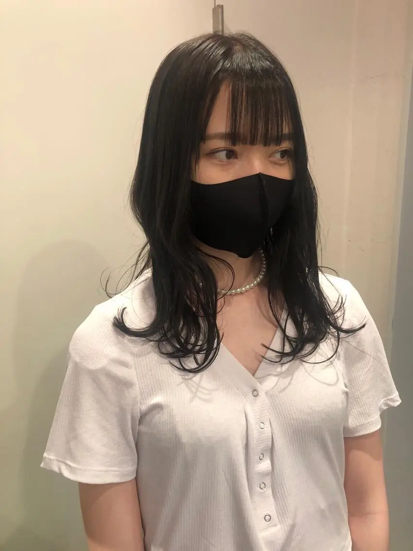 セミロング カラー カット ヘアカラー トリートメント MIOベージュカラー 柔らかいカラーのヘアスタイル