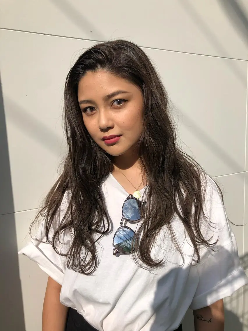 ロング エクステ ハイトーン 💭黒崎ハルカのヘアスタイル