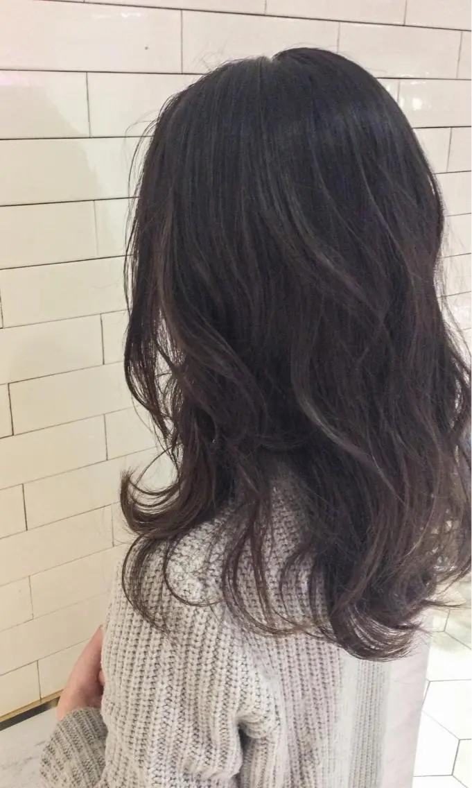 セミロング カラー ハイライトカラー ハイライト レイヤーカット× 髪質改善たもりのヘアスタイル