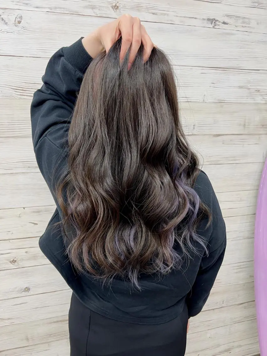 ミディアム カラー ヘアアレンジ ブリーチ ケアブリーチ ハイトーンカラー ラベンダーカラー ヘアカラー トリートメント 枝毛カット&髪質改善 満足NO.1岡しゃんのヘアスタイル