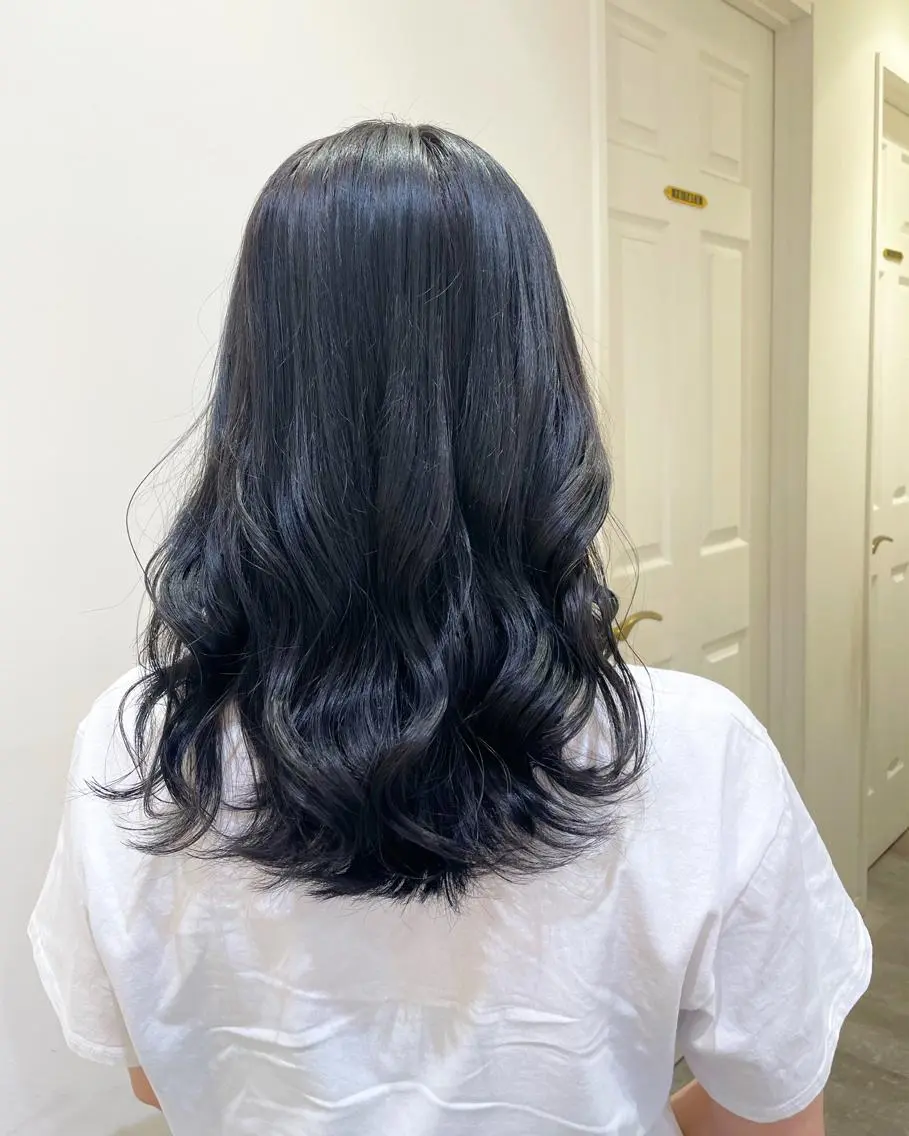 セミロング カラー 黒髪 ブルーカラー ブルーブラック 透明感カラー シールエクステ横浜 🐏☁️miminaのヘアスタイル