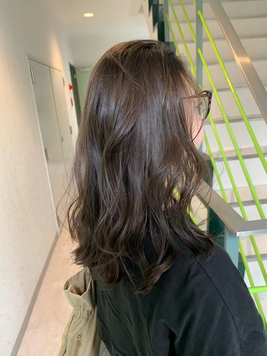 セミロング miu （ミユ）のヘアスタイル