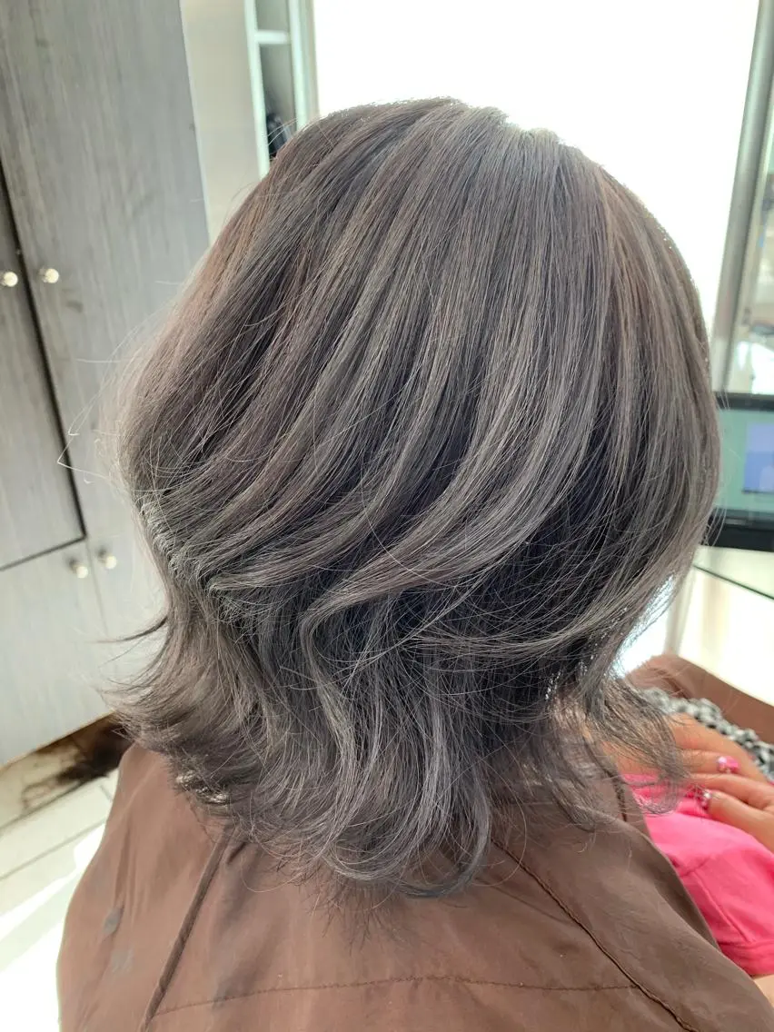 ミディアム カラー ヘアアレンジ アートディレクター 尾内 友美のヘアスタイル