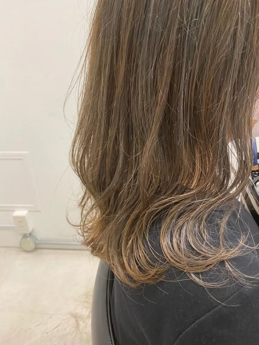ミディアム カラー アッシュ ベージュカラー ハイライトカラー ハイライト 似合わせ専門美容師 なかじまのヘアスタイル