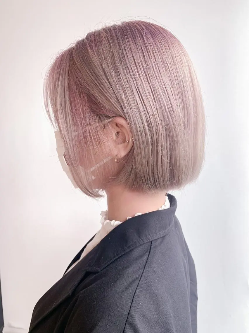 ショート カラー ヘアアレンジ ベージュカラー ピンクカラー ピンクベージュ ボブ yuka .のヘアスタイル