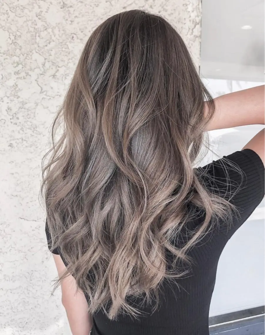 ロング カラー ヘアアレンジ ハイライトカラー ハイライト ‎🤍透明感カラー︎ ‎🤍YUURI🤍のヘアスタイル