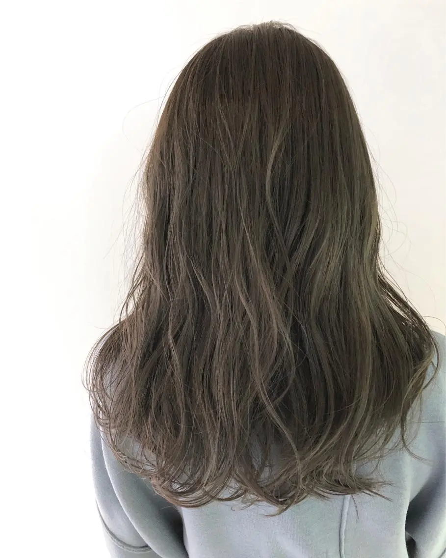ロング カラー ハイライトカラー ハイライト ヘアカラー トリートメント 🍊新宿南口🍊 ERINAのヘアスタイル