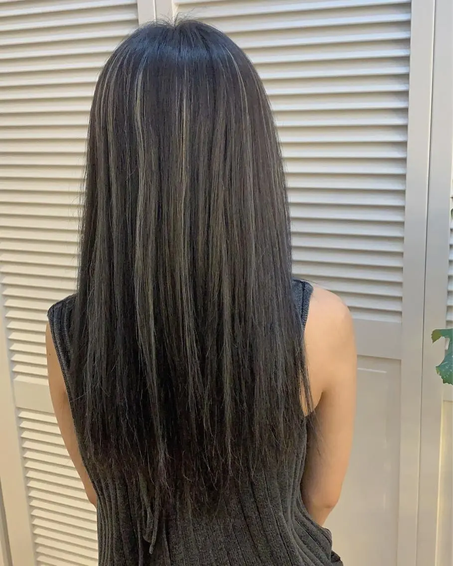 カラー ハイライトカラー 天野 利咲のヘアスタイル
