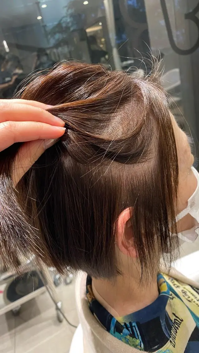 ショート カラー uka 小林桜のヘアスタイル