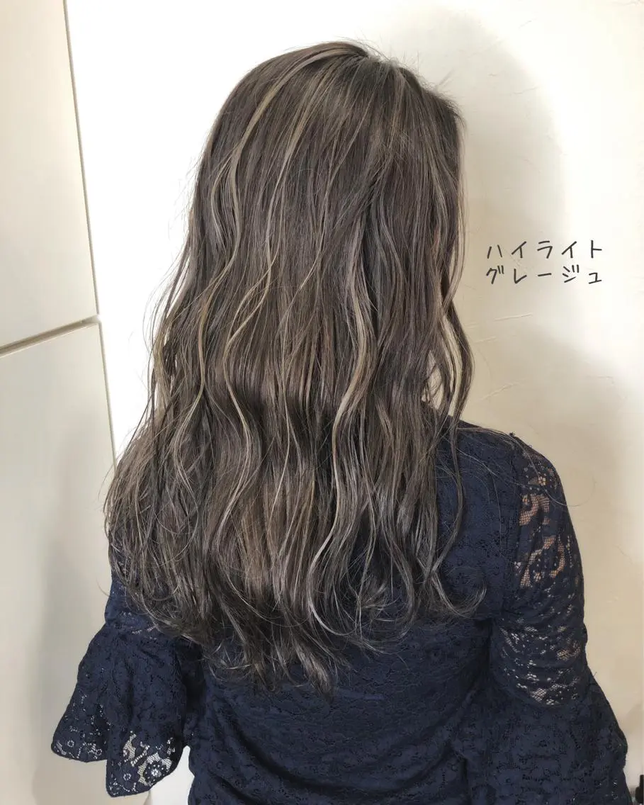 ロング カラー ブリーチ あさだ しゅうたろうのヘアスタイル