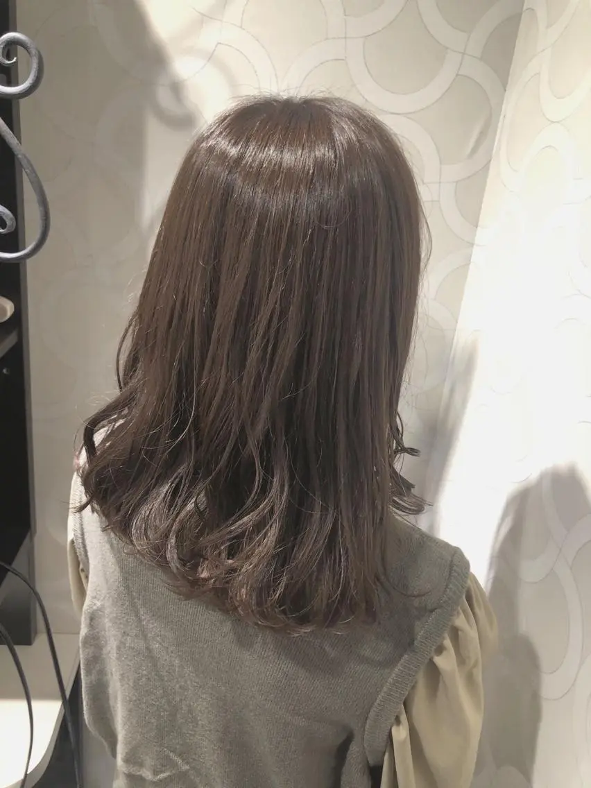 セミロング カラー ベージュカラー 艶髪 ♡Tomiyaのヘアスタイル