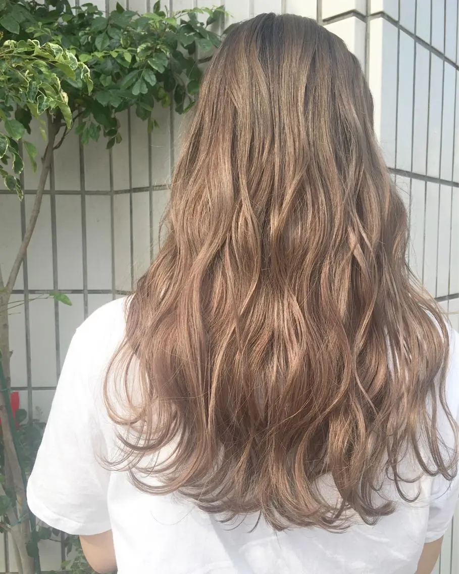 ロング カラー ヘアアレンジ ヘアカラー シアーベージュニスト 🥣大石亜里紗のヘアスタイル