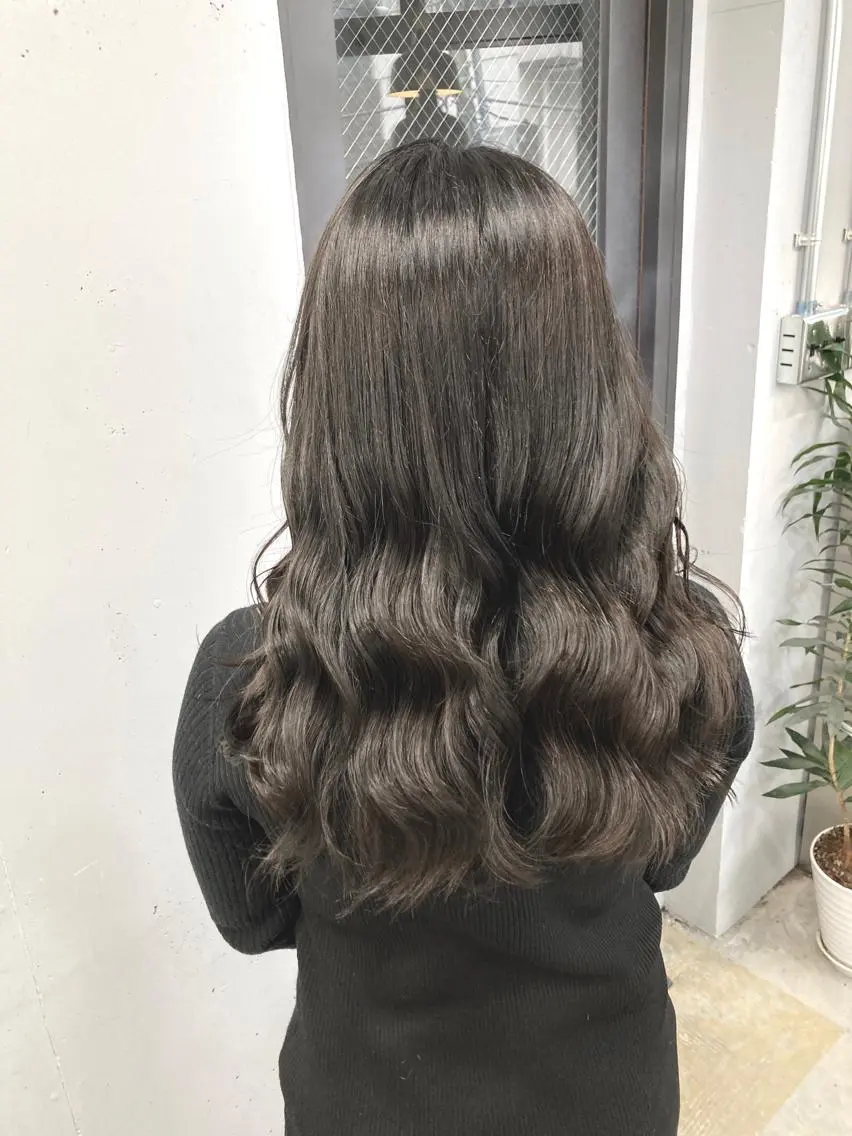 セミロング カット ヘアカラー トリートメント 新井 広樹のヘアスタイル