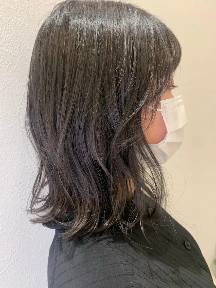 ミディアム カラー アッシュ hubhair レイヤー/透明感のヘアスタイル