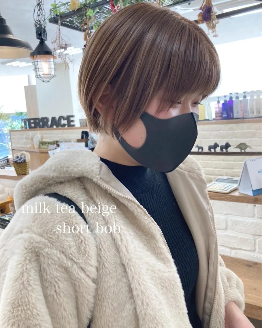 ショート カラー 切りっぱなしボブ ショートボブ ハンサムショート ベージュカラー ブリーチ カット ヘアカラー トリートメント 初めてのショート お任せください✂️のヘアスタイル