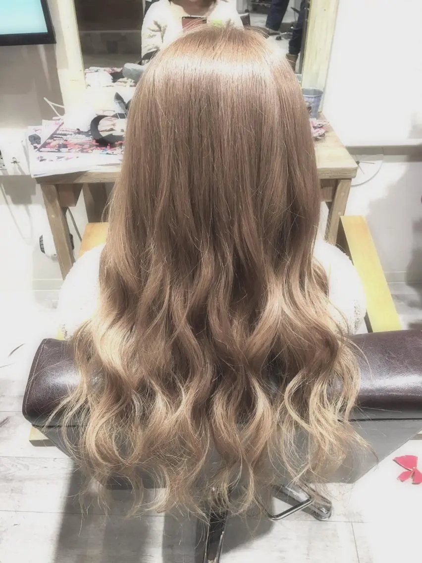 ロング カラー ベージュカラー ミルクティーベージュ filo   渋谷 Gishiのヘアスタイル