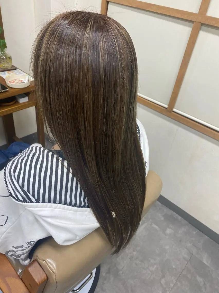 ロング ハイライト 髪質改善 カット ヘアカラー トリートメント 永沼 真依のヘアスタイル