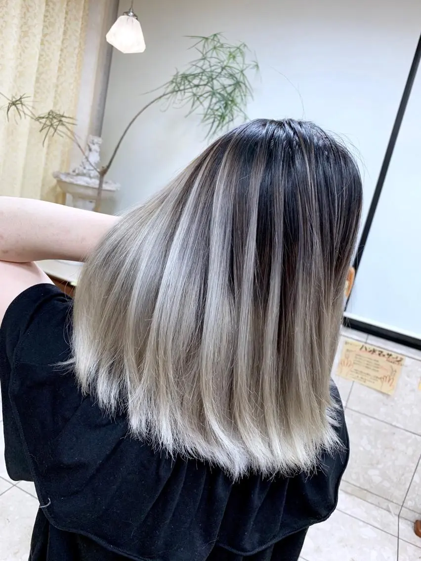 ミディアム 穐田 司樹のヘアスタイル