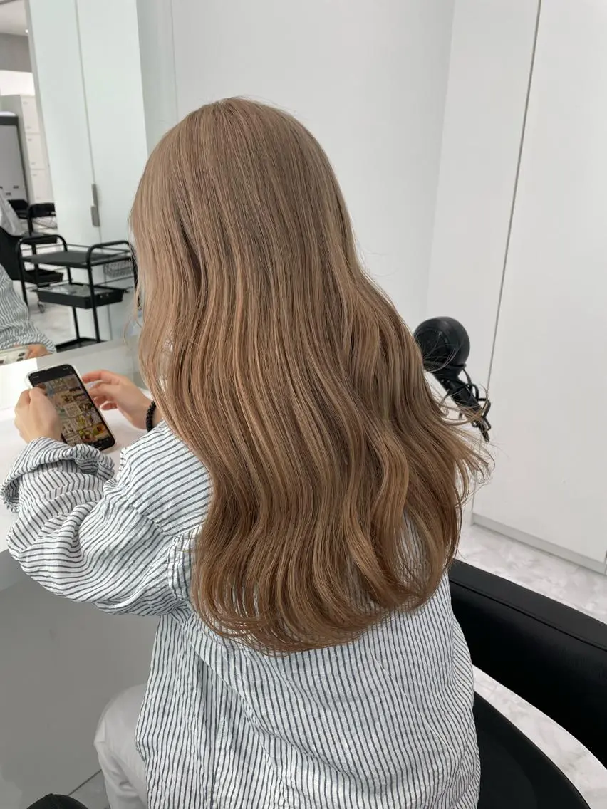 セミロング カラー ヘアアレンジ ハイトーンカラー ヘアカラー トリートメント 髪質改善/美髪矯正 艶髪/Takutoのヘアスタイル