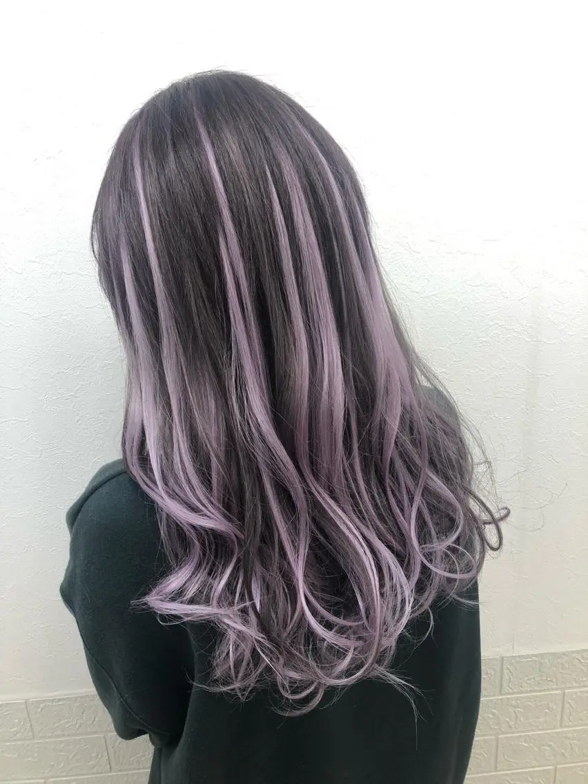 カラー 最高級エクステ /羽エクステ白石宇由のヘアスタイル