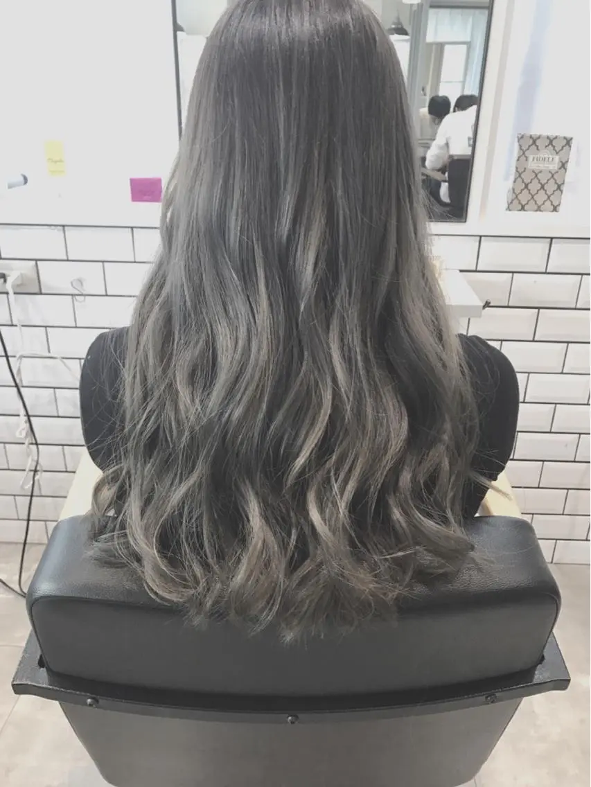ロング カラー ヤマナカ エリカのヘアスタイル