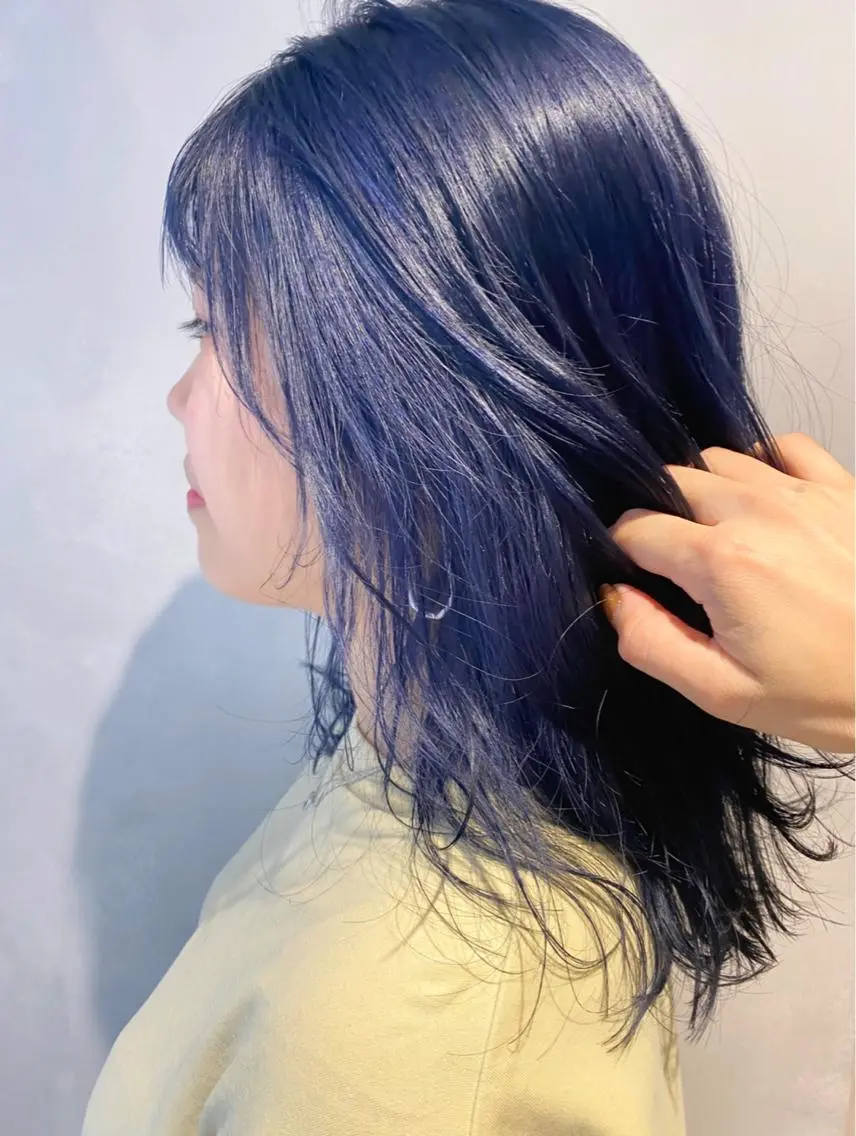 セミロング カラー ヘアアレンジ ブルーカラー La.miu 八王子のヘアスタイル