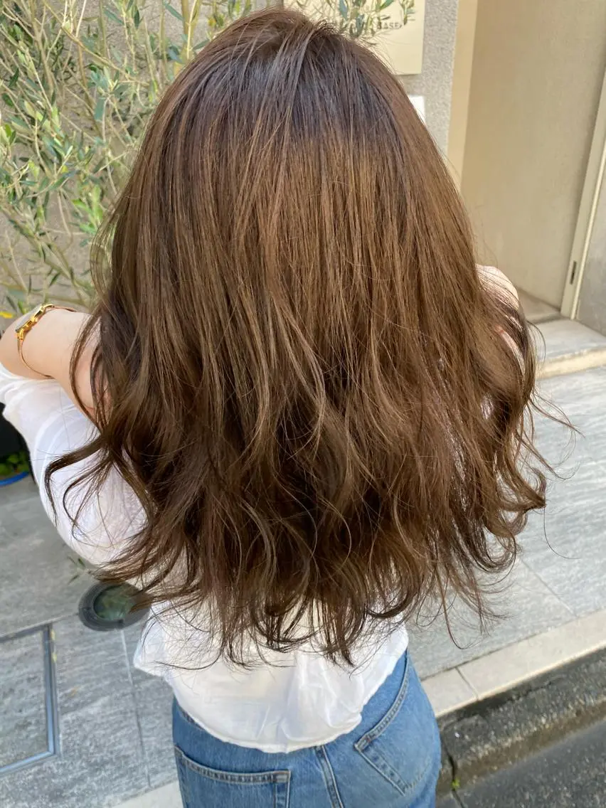 セミロング カラー ブリーチ ブリーチなしカラー 赤み消し韓国ヘア レイヤー縮毛🤍渡邉のヘアスタイル
