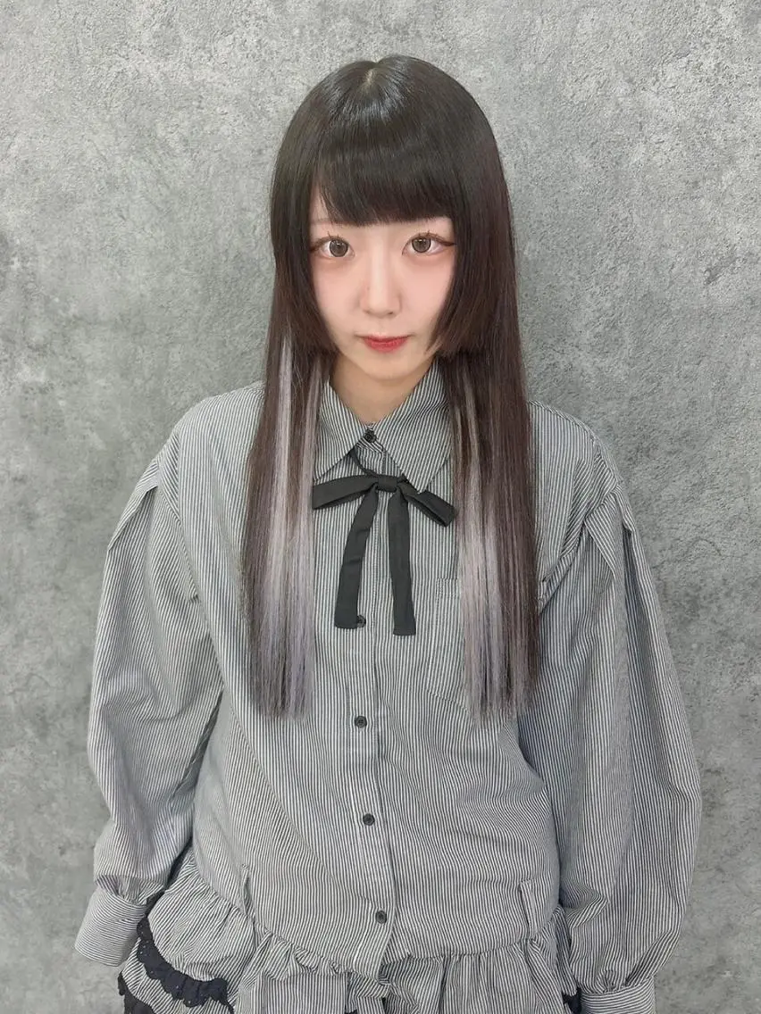 ロング カラー シールエクステ バレイヤージュ ベージュカラー ブリーチ ケアブリーチ 眉毛専門🎀 Kurumiの眉毛・アイブロウイメージ