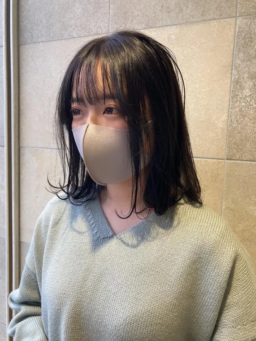 ミディアム カラー 黒髪 ブルーカラー ブルーブラック イルミナカラー 顔周りカット 田中 あかねのヘアスタイル