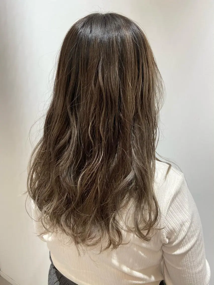 セミロング カラー ヘアカラー 🐺ウルフ/レイヤー 似合わせ‎🤍沙羅のヘアスタイル