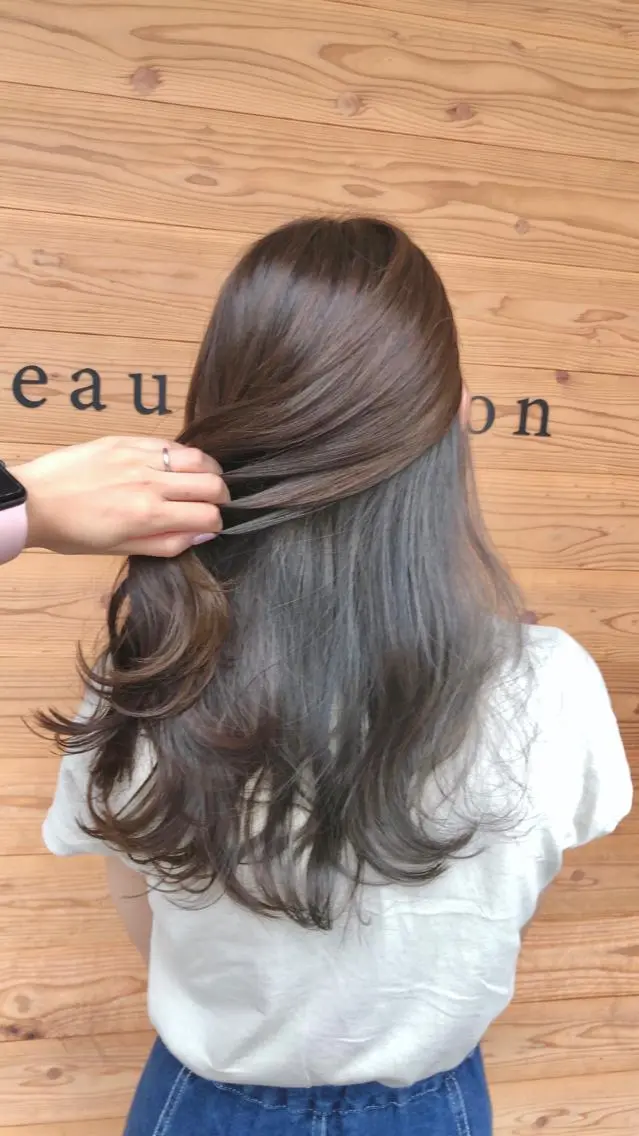 ロング カラー 舩坂 友賀のヘアスタイル