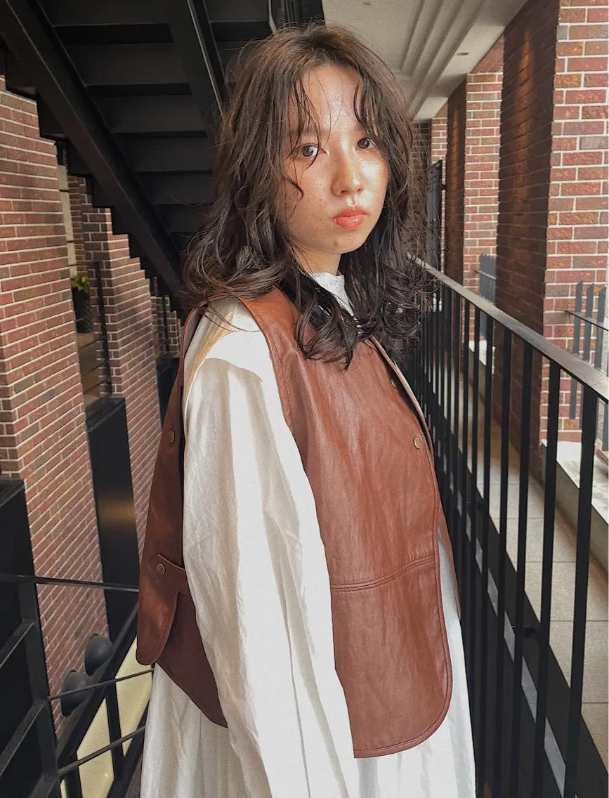 ミディアム 谷澤 朋佳のヘアスタイル