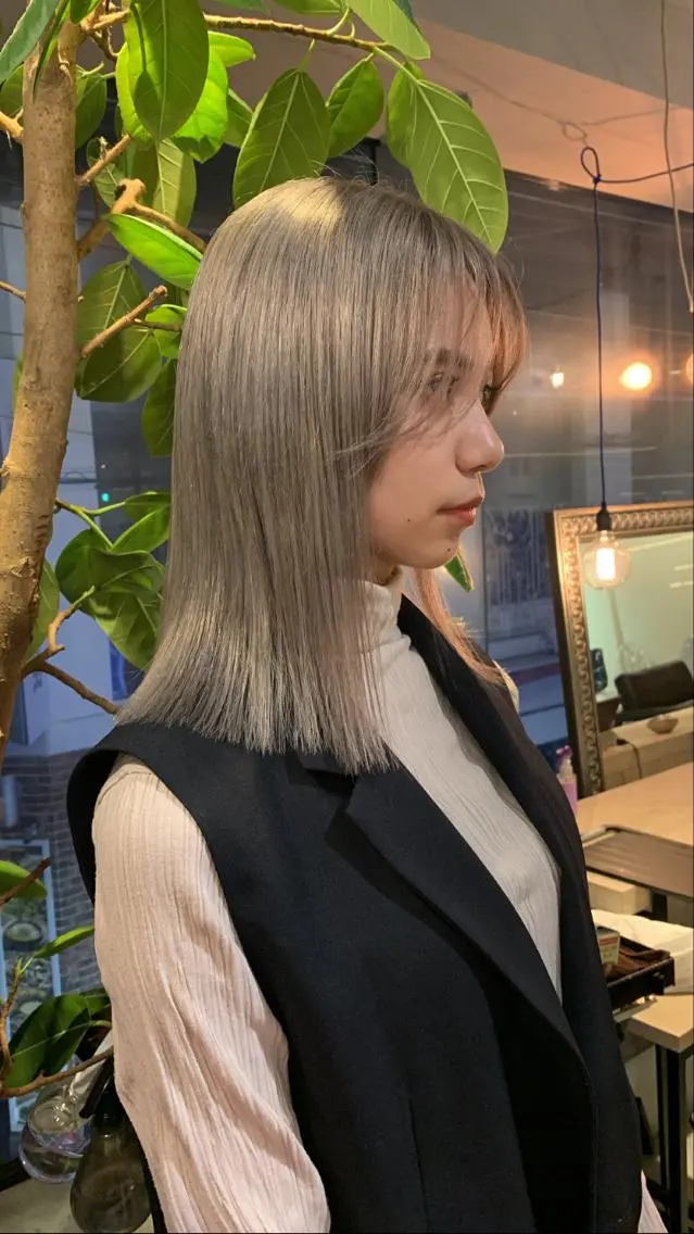 ミディアム ヘアカラー 美髪・シールエクステ ホソタニリョウコのヘアスタイル