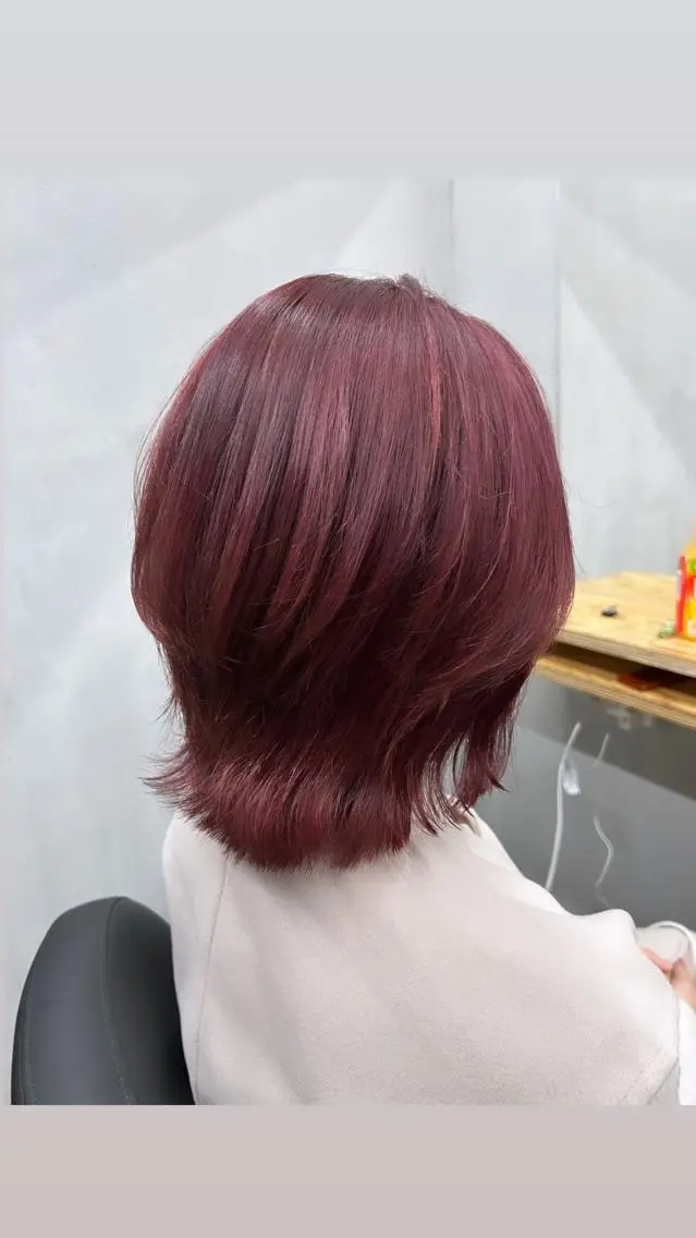 ミディアム カラー ブリーチ ボルドーカラー N/デザインカラー 🌿ナギのヘアスタイル