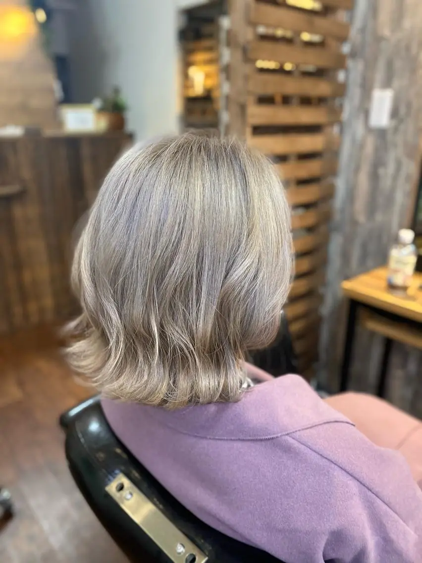 ショート カラー ヘアアレンジ ブリーチ ブロンド カット ヘアカラー トリートメント Luzir⭐︎ GEN⭐︎のヘアスタイル