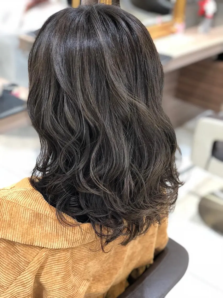 ミディアム カラー ブルーカラー ブルージュ 店長 小池アキトのヘアスタイル