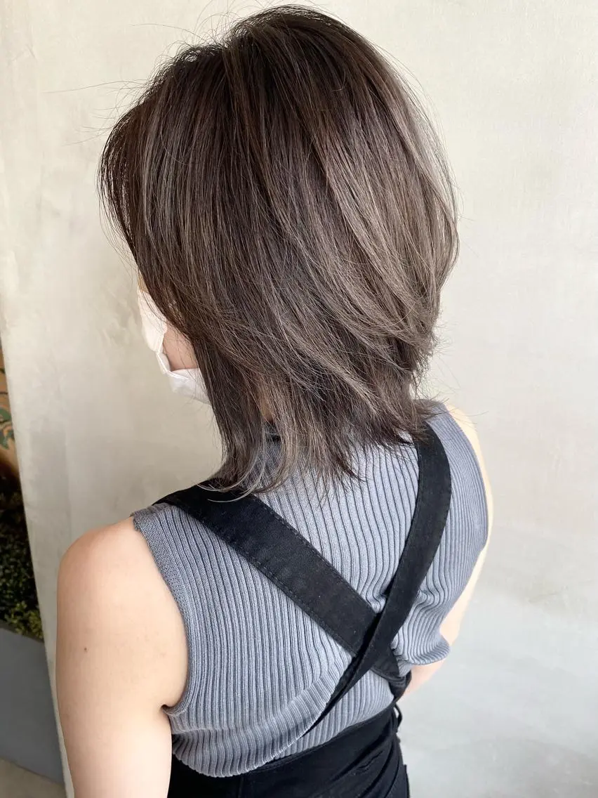 セミロング カラー ヘアアレンジ ネイル マツエク・マツパ 透明感カラー ハイライトカラー インナーカラー くびれヘア 外国人風カラー 夜23時まで予約🉑 reverieあきらのヘアスタイル