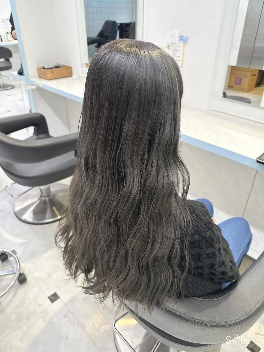 ロング カラー ヘアカラー トリートメント ヘアセット 🪄池袋ハイトーン 🪄ブリーチカラーのヘアスタイル