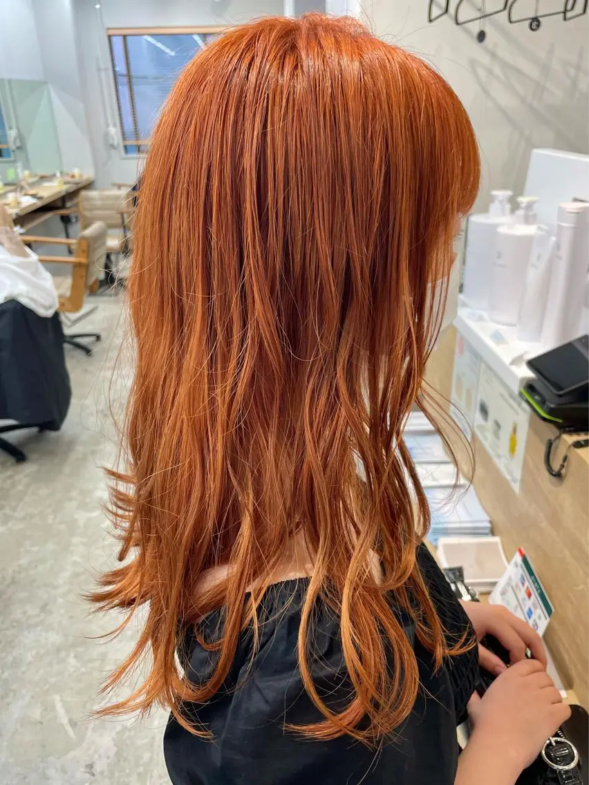 セミロング カット ヘアカラー SAEKI【ior 】北千住店ブリーチのヘアスタイル