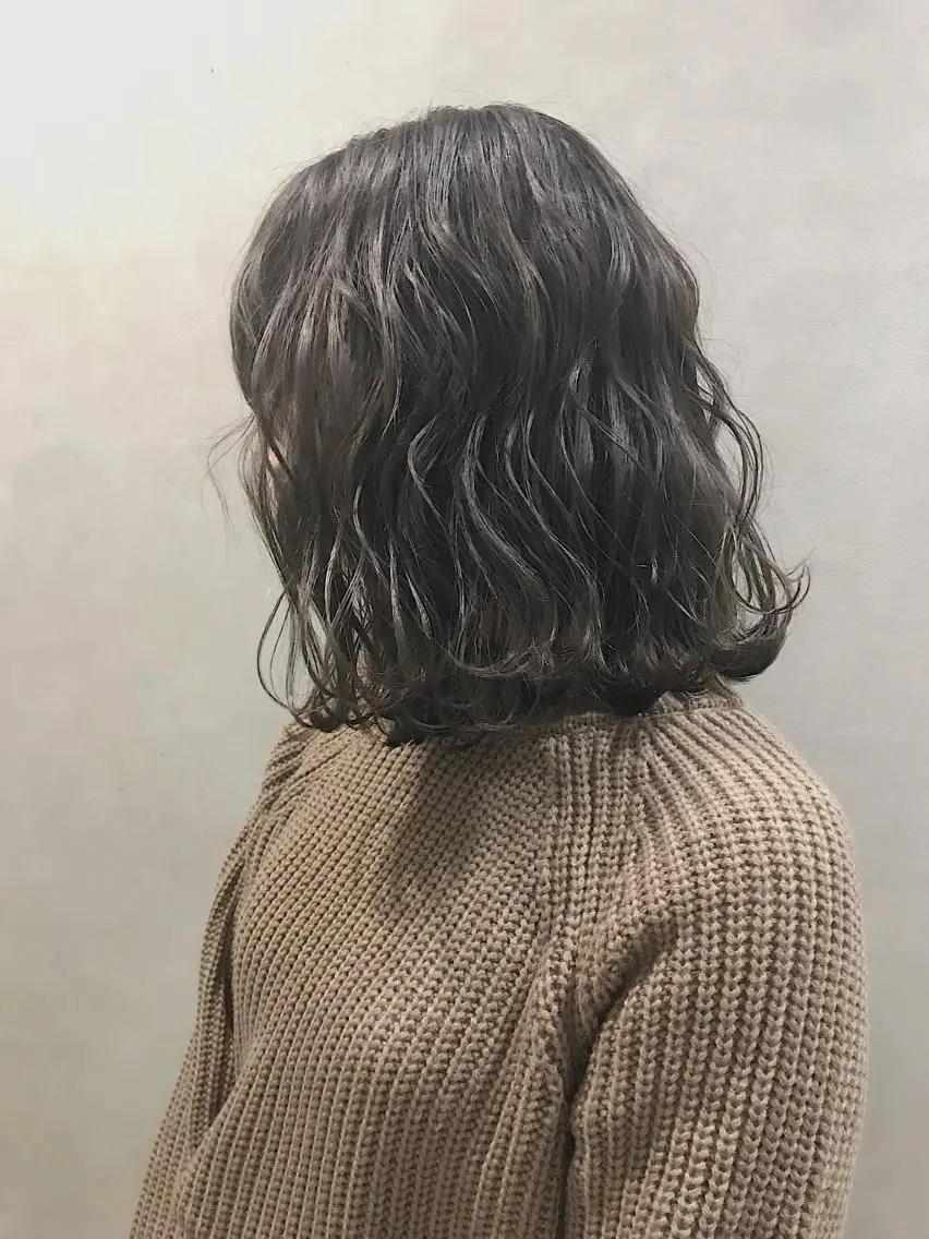 ミディアム カラー グレージュ ハイライトカラー ハイライト ヘアカラー トリートメント lani ブリーチ /ダブルカラーのヘアスタイル