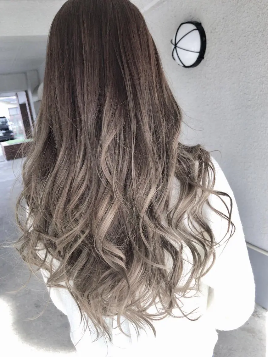 ロング カラー 透明感カラー ハイライトカラー ハイライト レイヤーカット匠 イソザキノリユキのヘアスタイル
