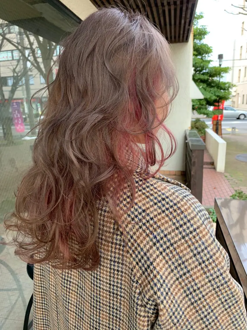 ロング カラー ヘアカラー トリートメント 艶髪・酸性ストレート フリツのヘアスタイル