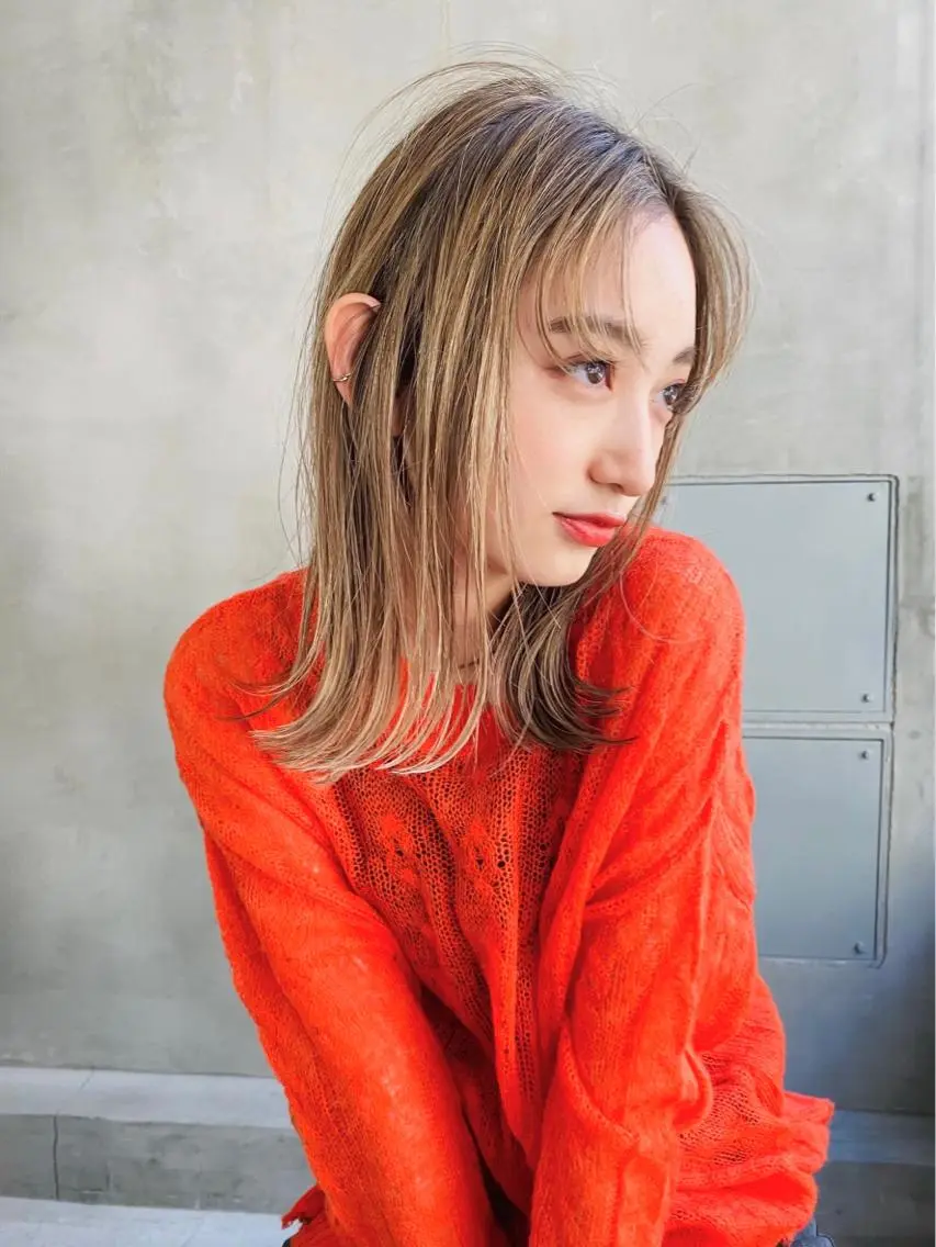 セミロング カラー ヘアアレンジ ブロンド ハイトーンカラー ヘアカラー トリートメント 山崎 澪 レイヤーカット/大宮のヘアスタイル